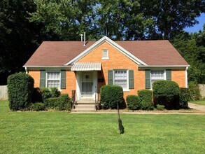 Building Photo - 3 bedroom 1 bathroom i near University of ...