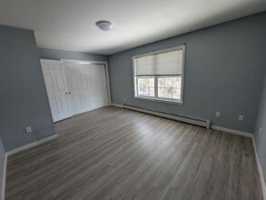 Building Photo - 364 Stillwater Ave