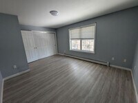 Building Photo - 364 Stillwater Ave