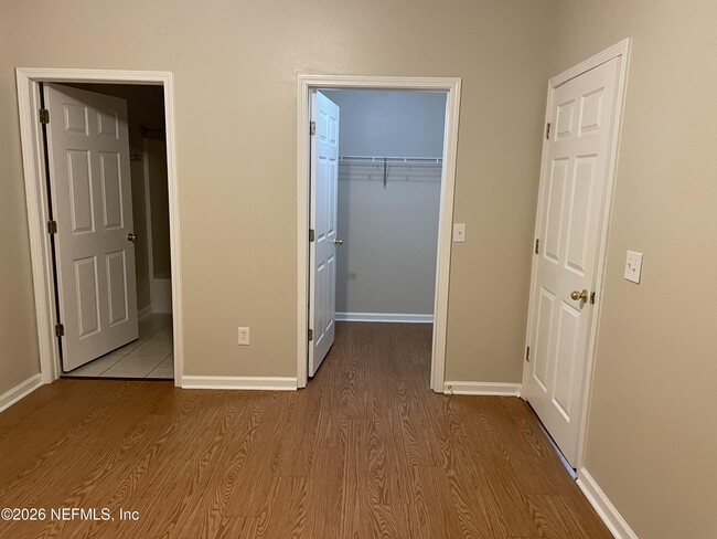 Building Photo - 6985 Ortega Woods Dr