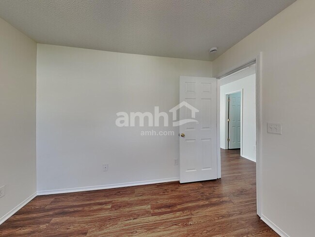 Building Photo - 1009 Gelfield Rd