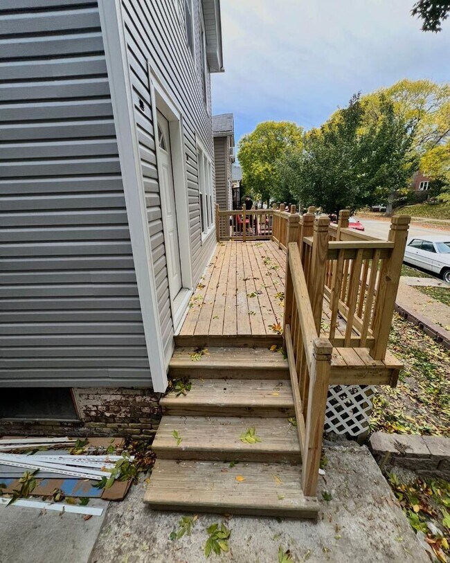 Building Photo - 653A W Bruce St - ?? EKO Homes | 2Bed, 1bath