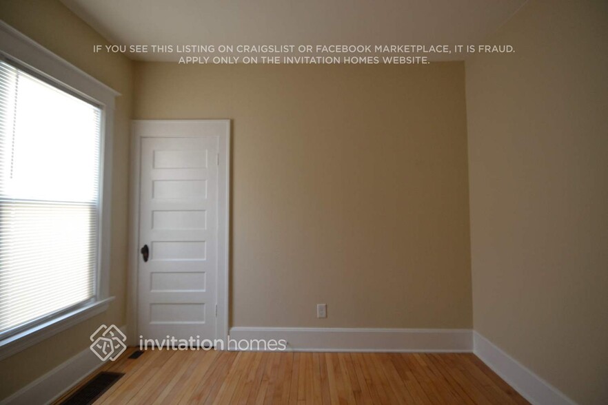 Building Photo - 3962 Van Buren St NE