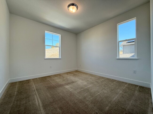 Building Photo - BRAND NEW 4 Bed 3 Bath Martinez Home - Own...