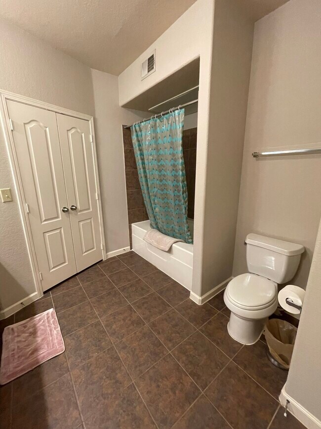 Building Photo - 1711 Old Spanish Trl