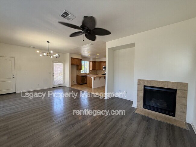 Building Photo - 1552 Bailey Dr