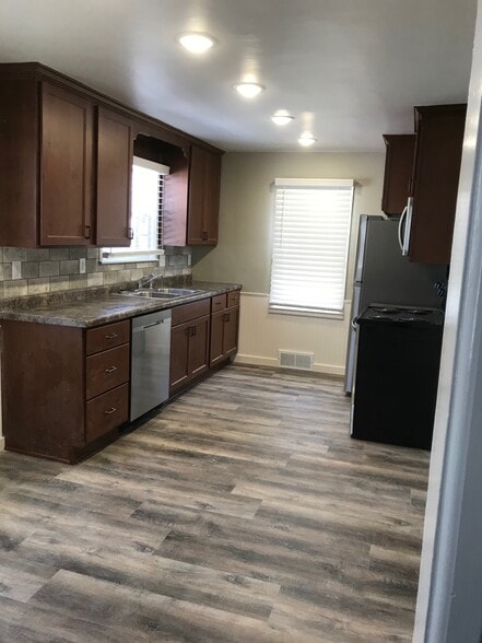 UPDATED KITCHEN - 822 Kilian Blvd SE
