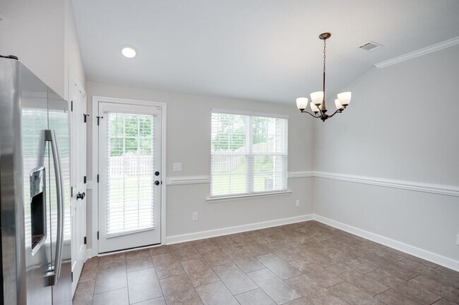 Building Photo - 3 Bedroom 2 Bathroom Home in Haynes Station