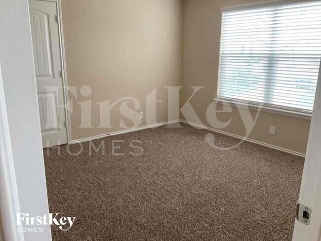 Building Photo - 15222 Cinnamon Teal