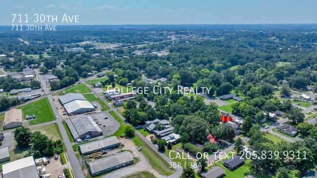 Building Photo - 711 30th Ave