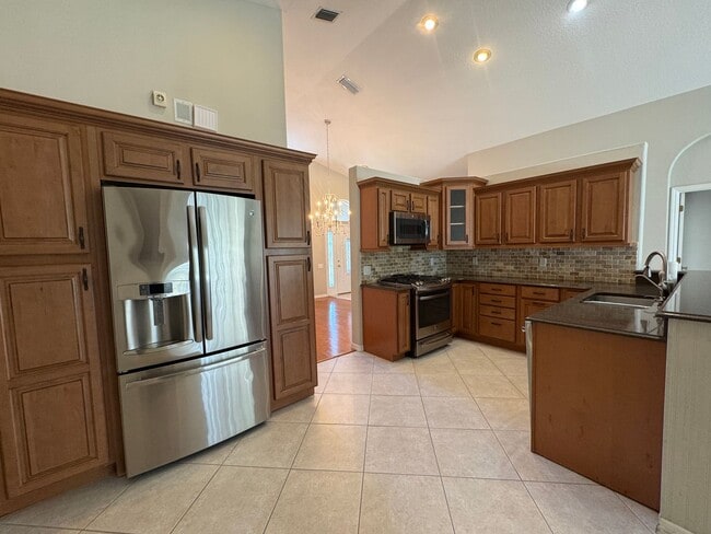 Building Photo - 4 Bedroom 2 Bathroom with Garage and Pool! Annual Rental