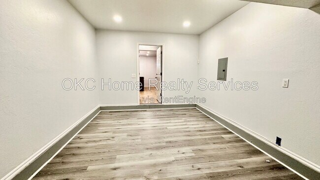 Building Photo - 1423 NW 98th St