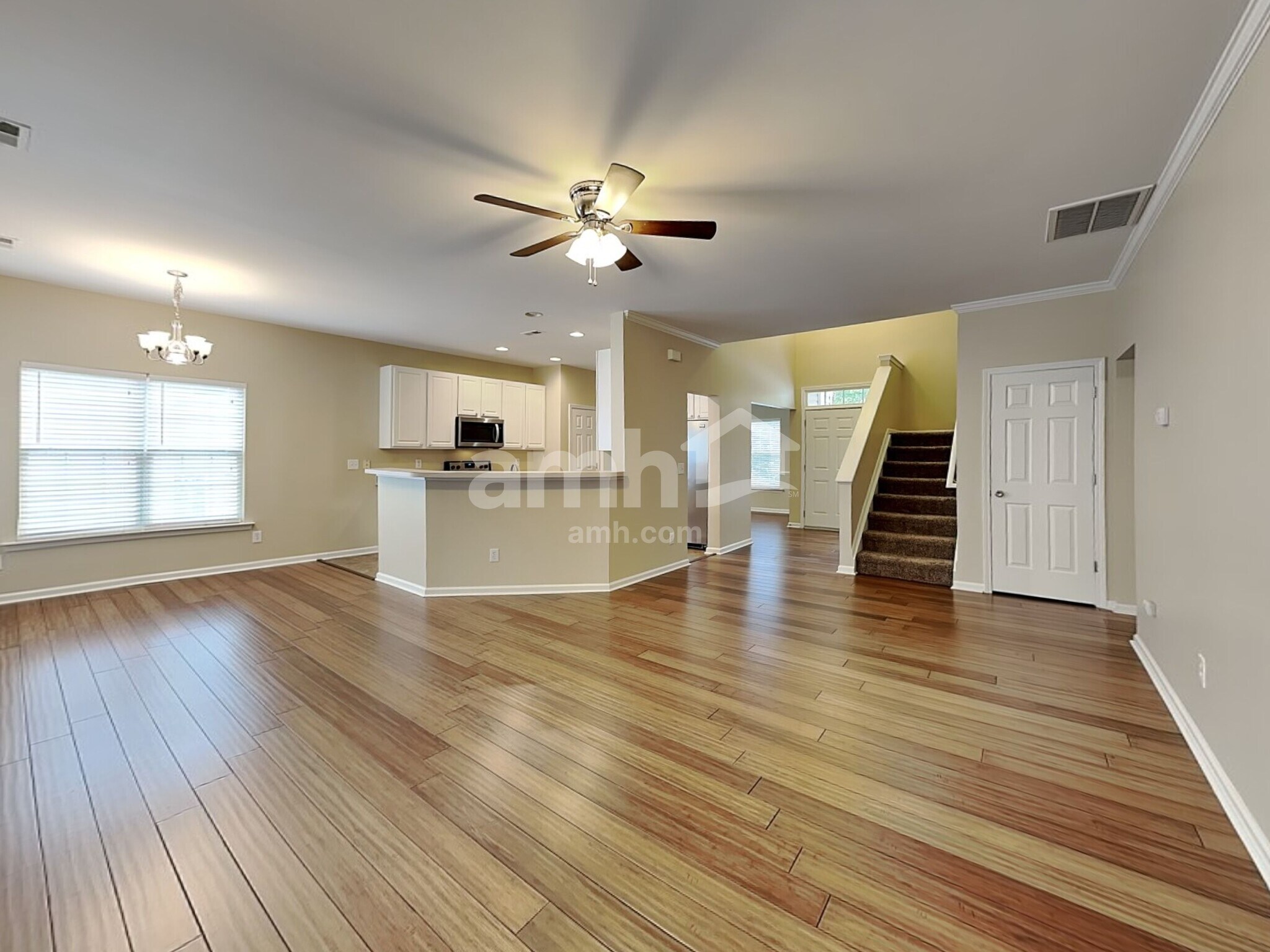 Building Photo - 635 Chadwyck Dr