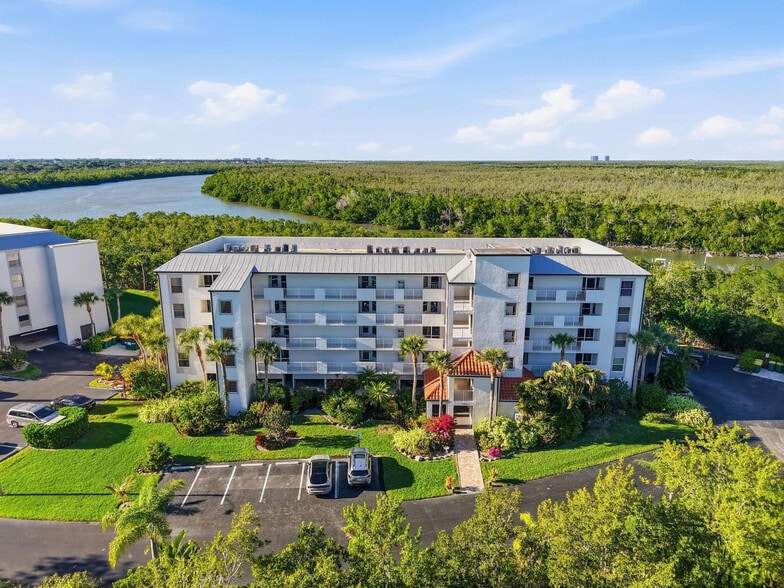 Building Photo - 300 Stevens Landing Dr