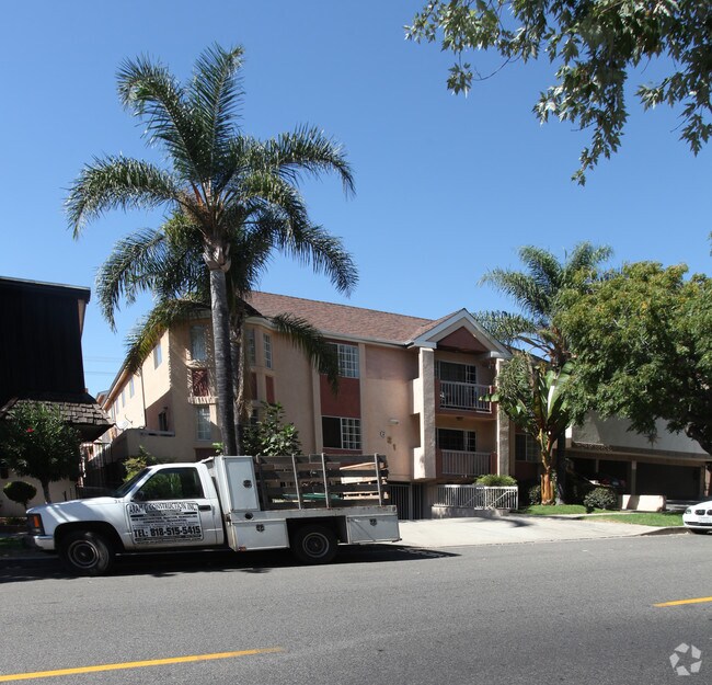 Primary Photo - 621 E Magnolia Blvd