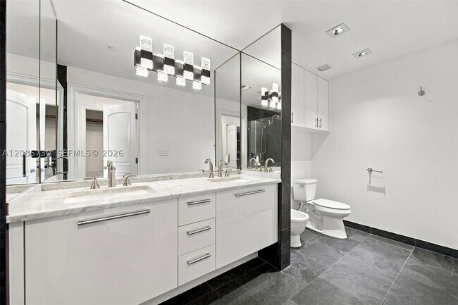 Building Photo - 900 Biscayne Blvd