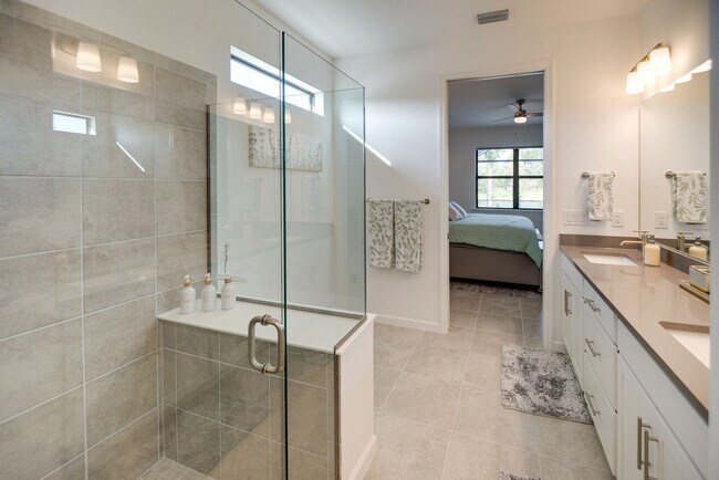 Building Photo - 17118 Oakstead Dr