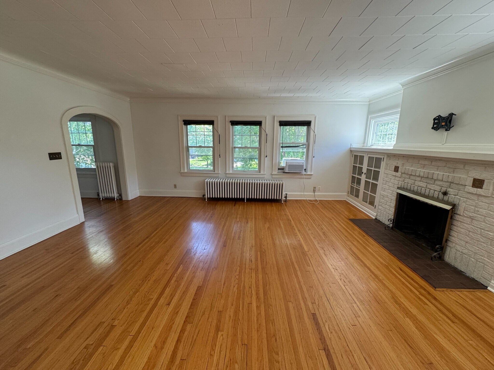 Building Photo - 4942 Lyndale Ave S