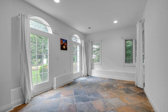 Building Photo - 87 Arleigh Rd