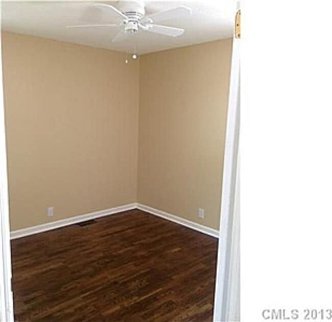 Building Photo - 4201 Dinglewood Ave