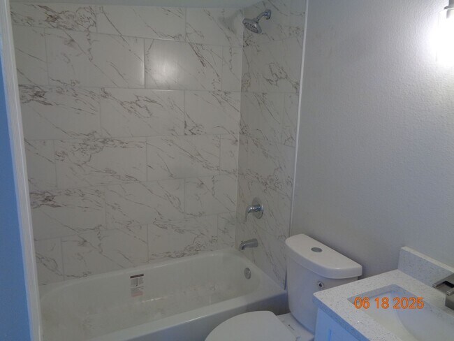 Building Photo - Daytona Beachside Newly Renovated Studio U...