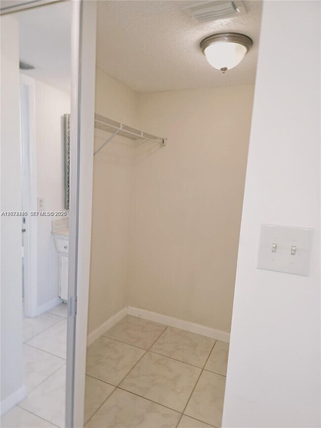 Building Photo - 4140 NW 44th Ave