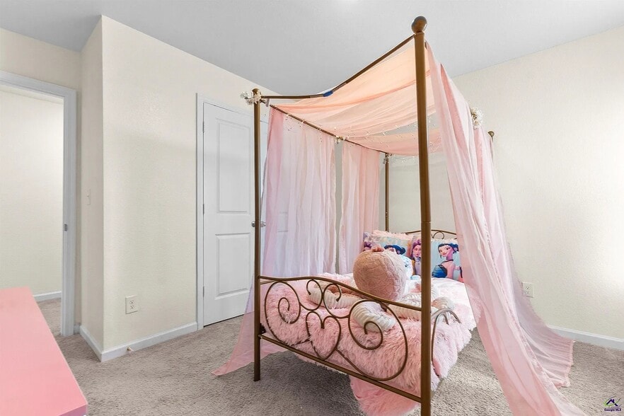 Rooom 2 - 3335 Bridgewood Dr
