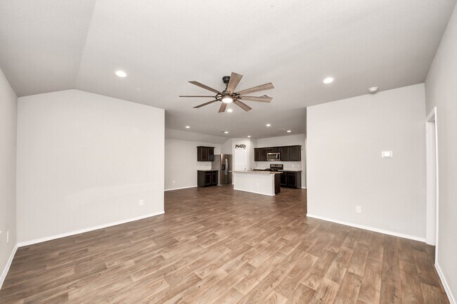 Building Photo - 40522 Winter Grass Bnd