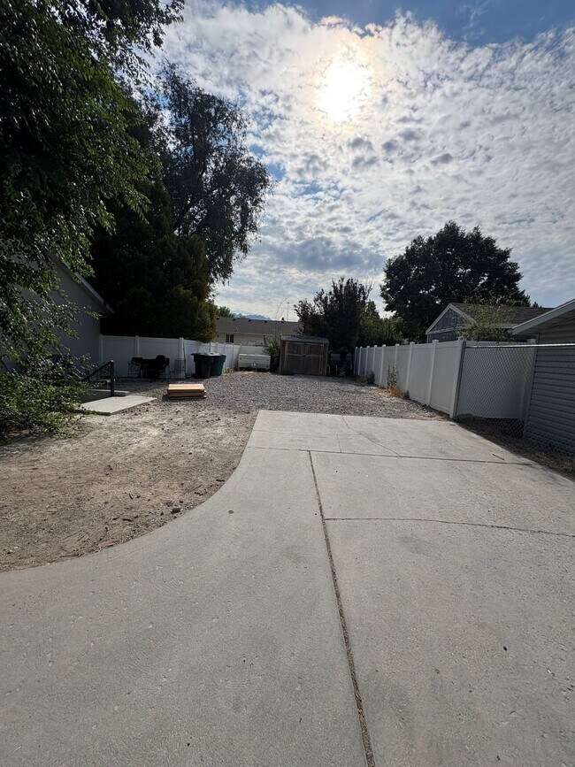 Building Photo - 6221 S 700 W