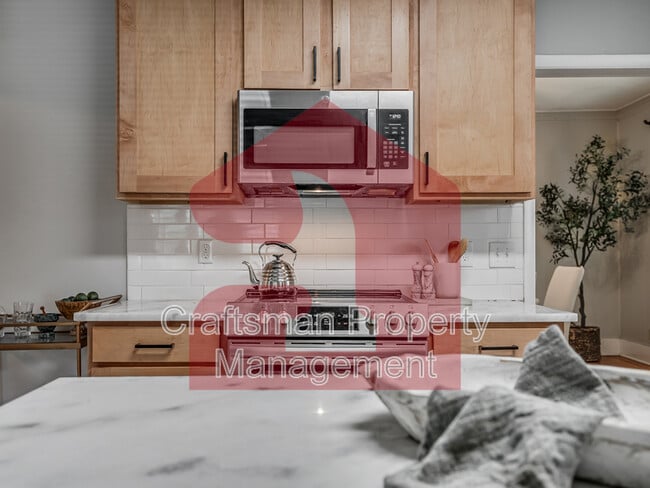 Building Photo - 1501 Gladstone Terrace