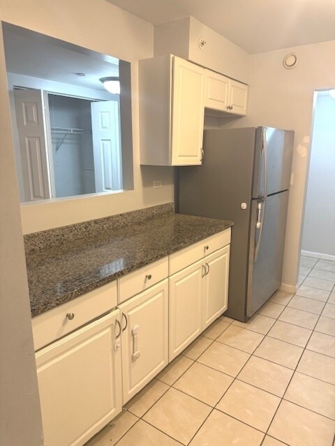 Building Photo - 5201 Carriage Way Dr