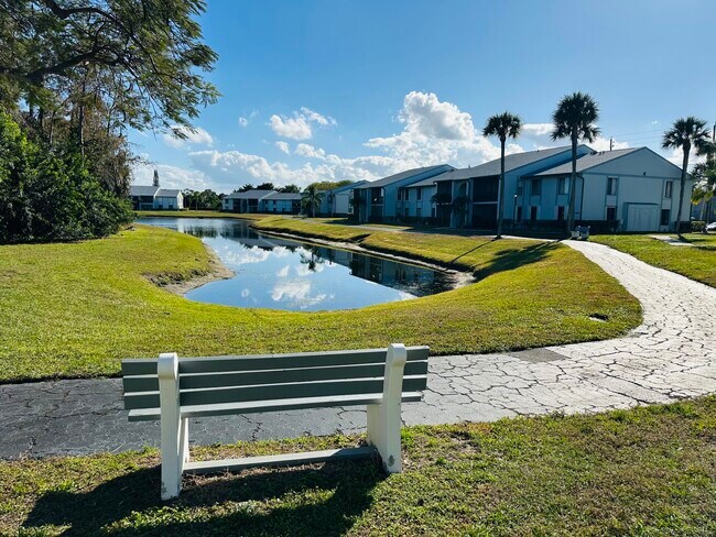 Building Photo - 1007 Green Pine Blvd