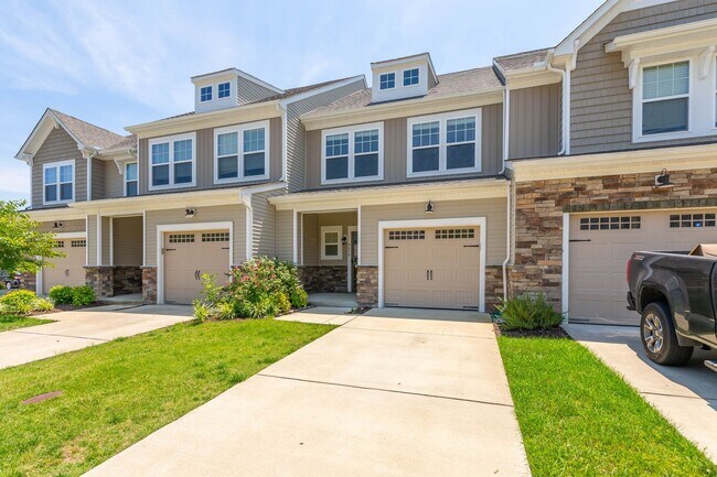 Building Photo - Beautiful 3 bedroom 2 Bath Town Home in Wi...