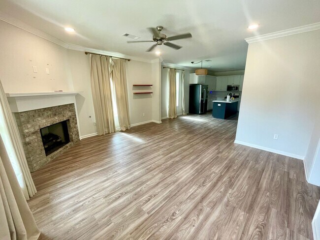 Building Photo - Beautiful 3/2 + office home for rent next to Brandon High School!
