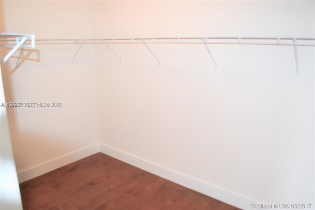 Building Photo - 6930 NW 106th Ave