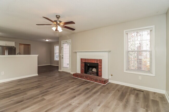 Building Photo - 3862 St George Terrace SW