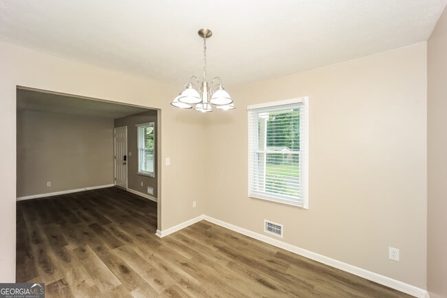 Building Photo - 5348 The Savoy