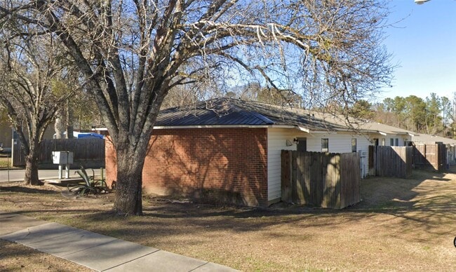 Building Photo - 424 Highland Ave