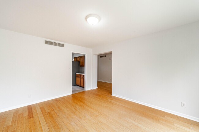 Building Photo - 201 Briarcrest Ct