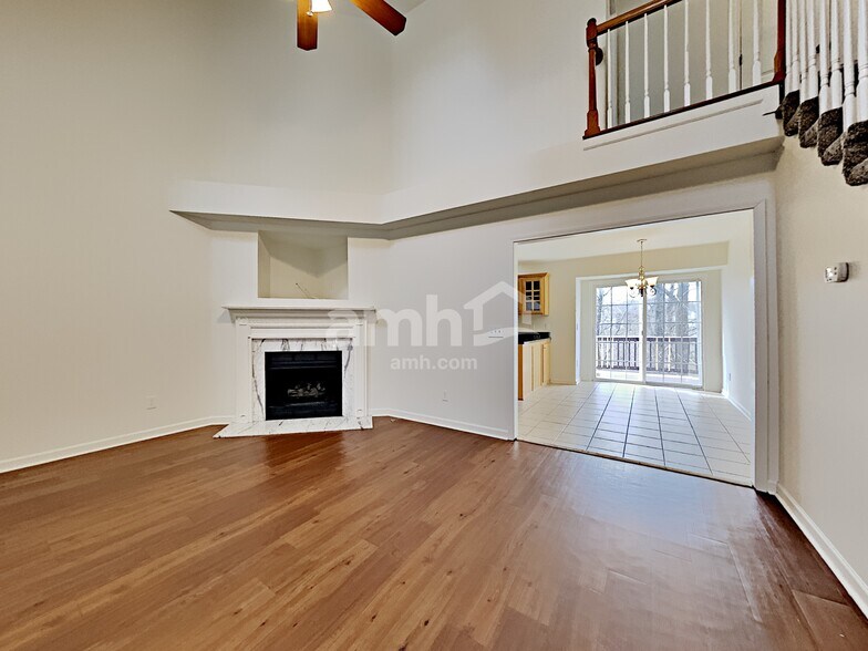 Building Photo - 679 Whispering Breeze