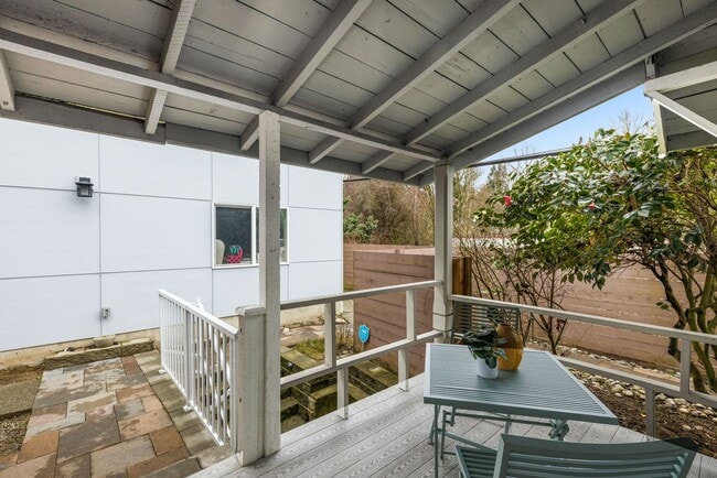 Building Photo - Updated Northgate Home with Modern Comfort, Privacy, and Great Walkability