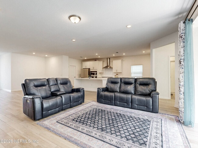 Building Photo - 401 Archstone Wy