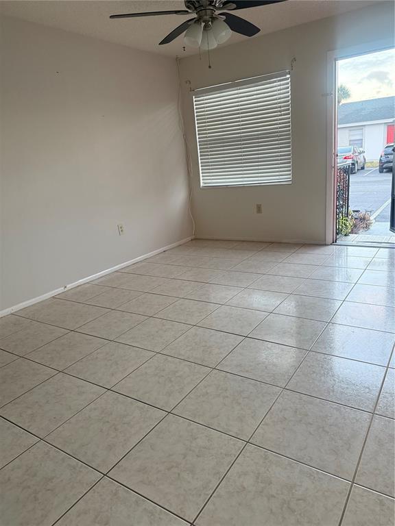 Building Photo - 22 Lake Villa Way