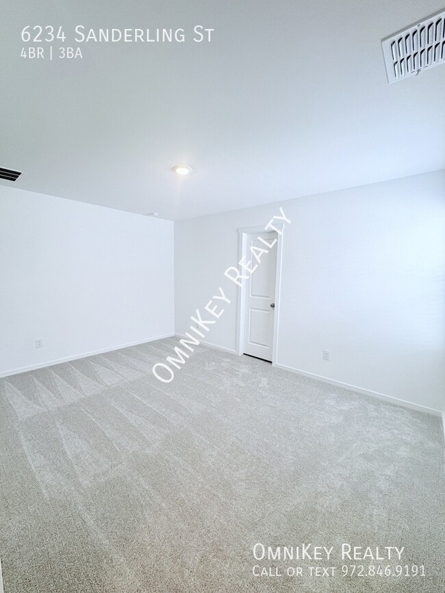 Building Photo - 6234 Sanderling St