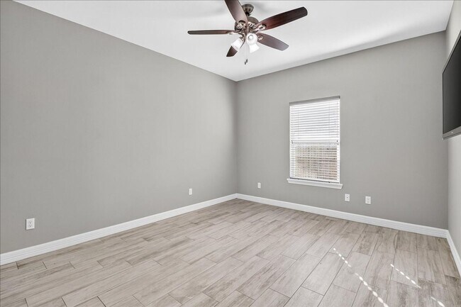 Building Photo - 6718 Stuyvesant Ct