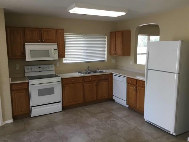 Building Photo - 10530 W Carlota Ln