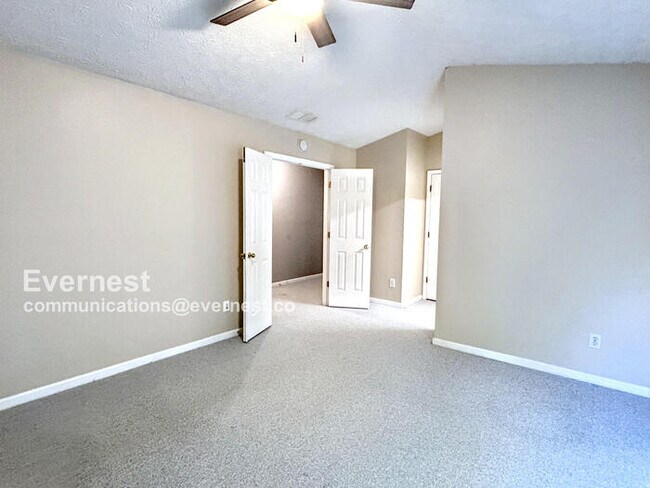 Building Photo - 4010 Birchwood Cove