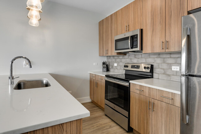 Building Photo - 2111 S Halsted St