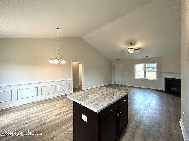Building Photo - 707 Alpha Ct