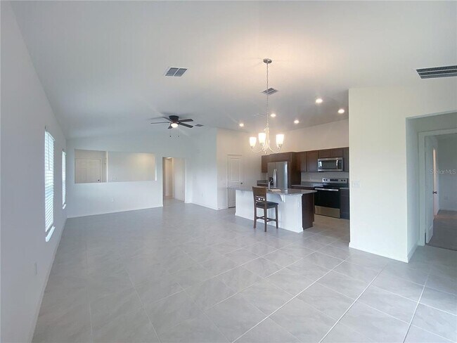 Building Photo - 1580 Kayla Cir